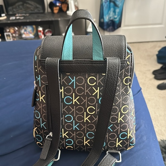 Calvin Klein Mini backpack - Picture 3 of 4